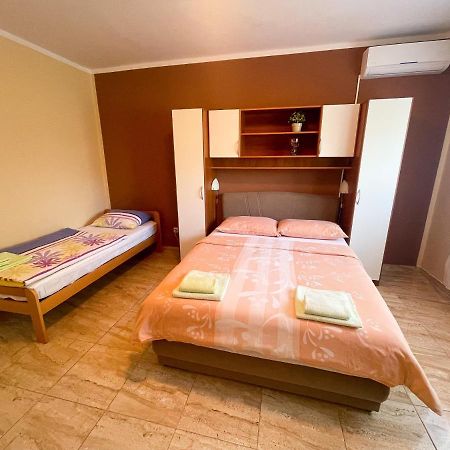Apartmani Combaj Ядраново Екстер'єр фото