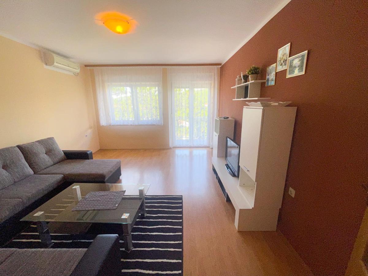 Apartmani Combaj Ядраново Екстер'єр фото