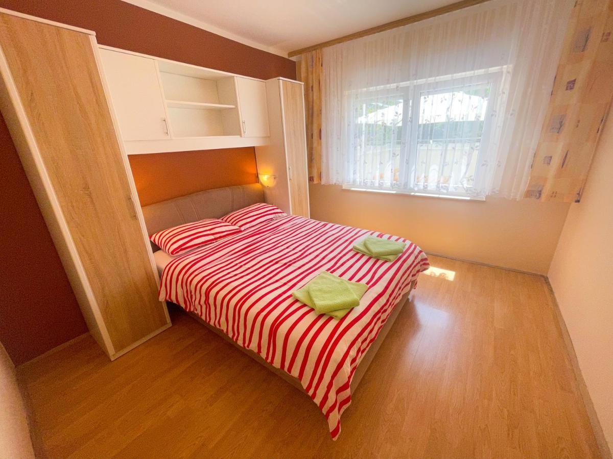 Apartmani Combaj Ядраново Екстер'єр фото