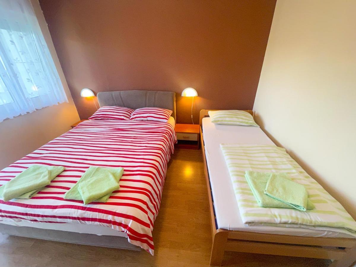 Apartmani Combaj Ядраново Екстер'єр фото
