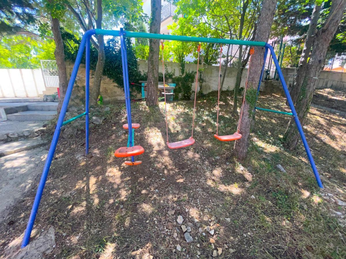 Apartmani Combaj Ядраново Екстер'єр фото