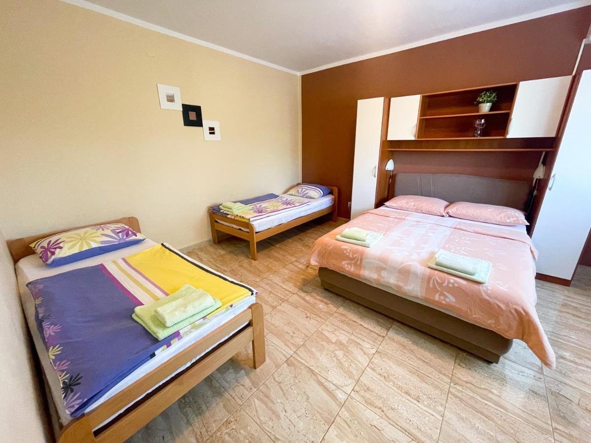 Apartmani Combaj Ядраново Екстер'єр фото