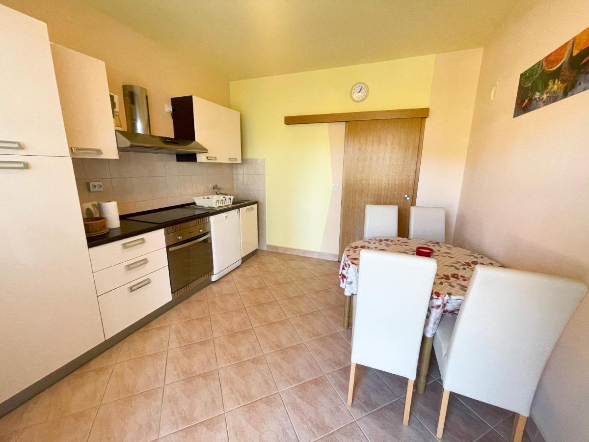 Apartmani Combaj Ядраново Екстер'єр фото